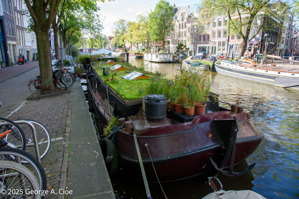 Green Houseboat, Amsterdam